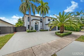 Luxury Beach Oasis - Heated Pool, Game Extravaganza L44